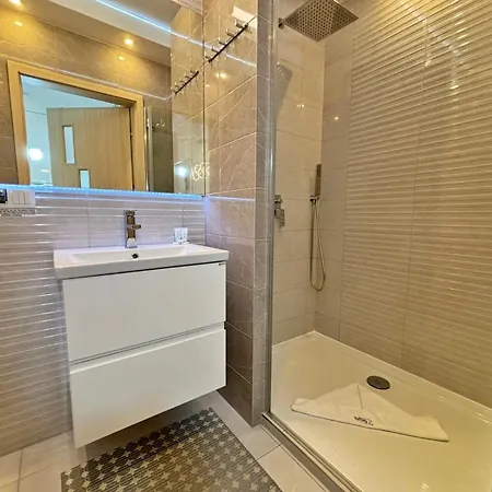 Bryza - Cesarskie Z Parkingiem Świnoujście (Swinemünde)