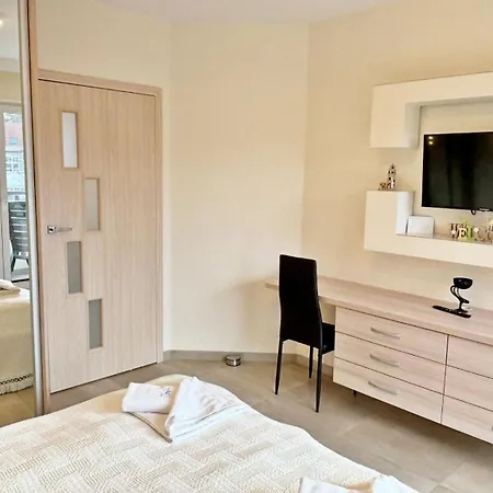 Bryza - Cesarskie Z Parkingiem Świnoujście (Swinemünde)