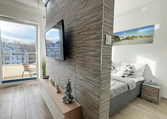 Bryza - Cesarskie Z Parkingiem *