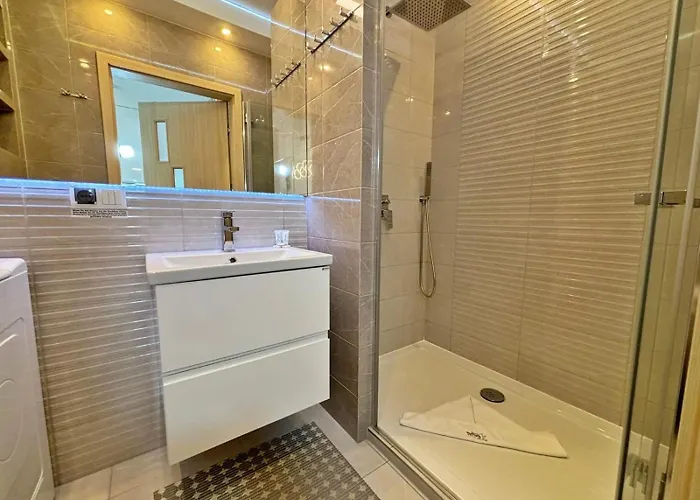 Bryza - Cesarskie Z Parkingiem Świnoujście